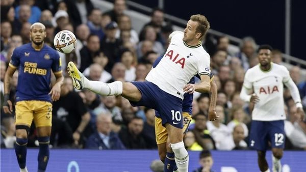 مباراة نيوكاسل ونوتنجهام في الدوري الإنجليزي.