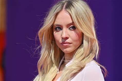 مشاهدة فيلم مدام ويب.