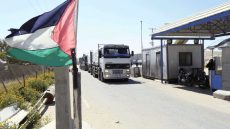 إسرائيل تتهم مصر بمنع دخول المساعدات لغزة.