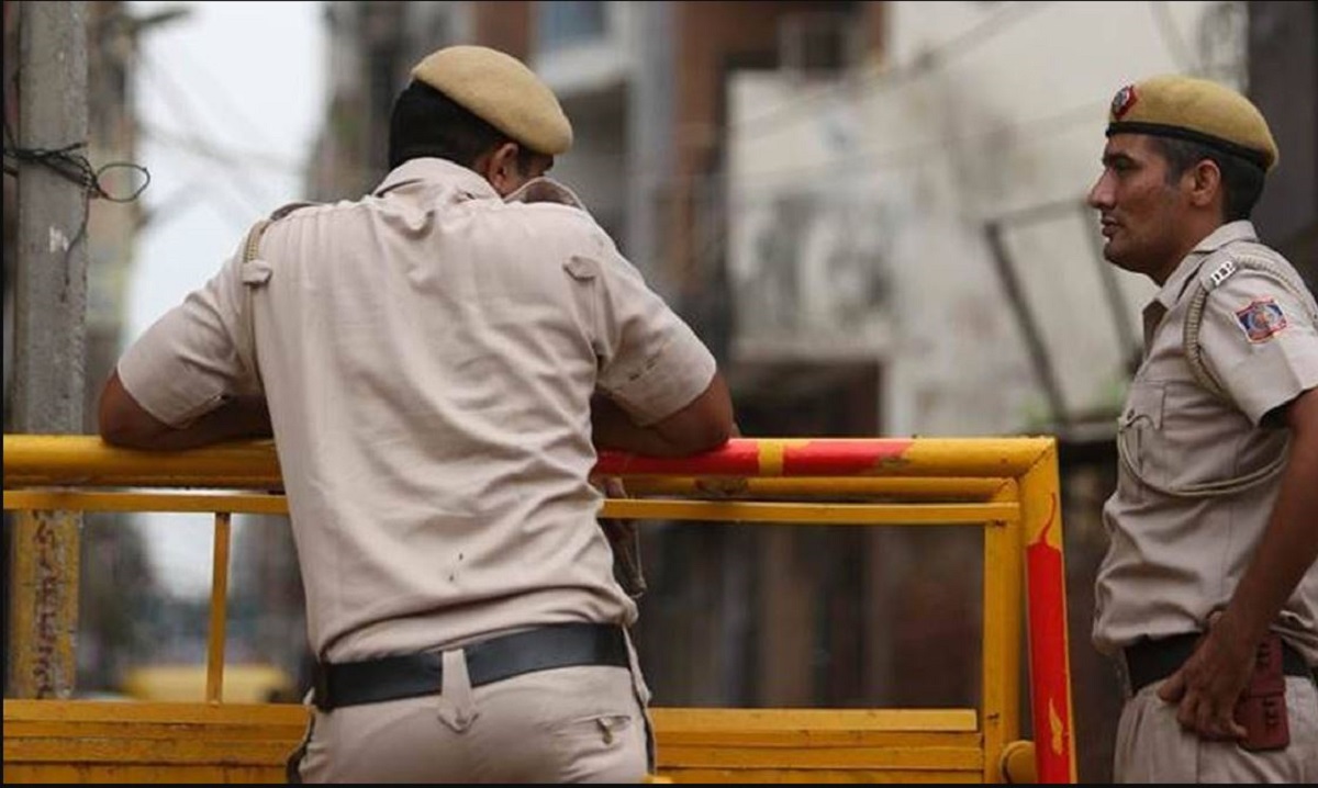 بسبب بشاعته القبض على هندي