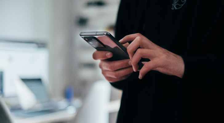 مواطن سعودي وضع برنامج تجسس على جوال زوجته.. وبعد يوم واحد كانت المفاجأة!