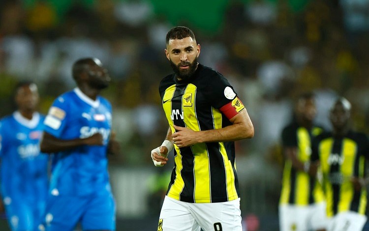 عرض باريس سان جيرمان لـ كريم بنزيما