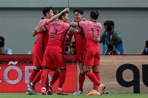 قائمة منتخب كوريا الجنوبية وتاريخ مشاركاته في البطولة