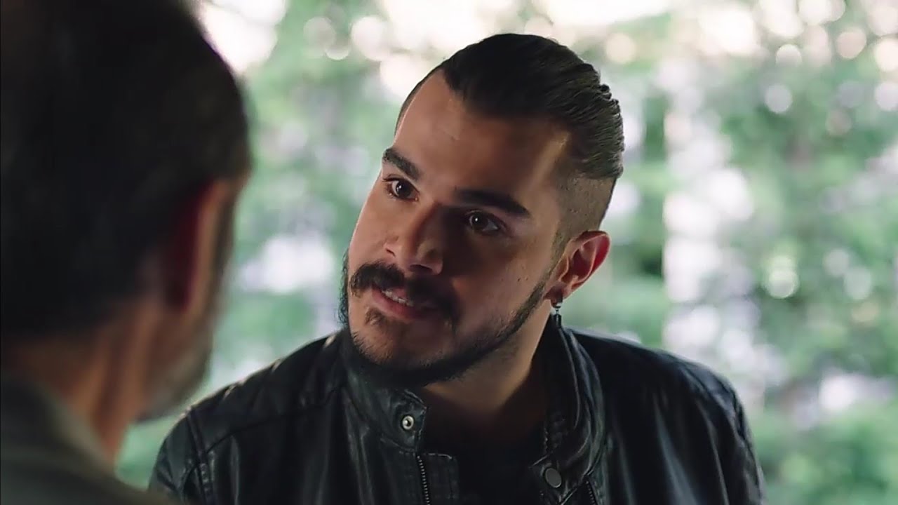 والد سامر في مسلسل الخائن