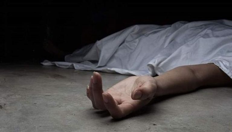 أب يرتكب جريمة قتل بعد بيع ابنته